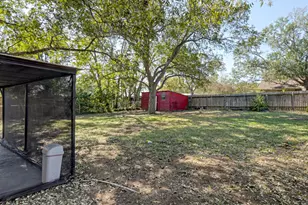 509 N Hill St, Caldwell, TX 77836 - Photo 33