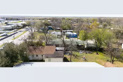 209 E Sheldon Avenue, Thrall, TX 76578 - Photo 19