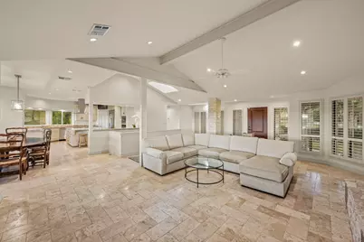1005 Challenger, Lakeway, TX 78734 - Photo 7