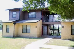 1320 Wilson St, Lockhart, TX 78644 - Photo 3