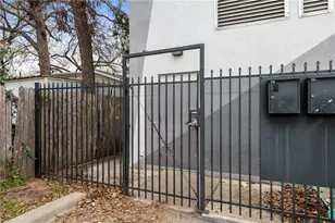 2601 E 7th St, Austin, TX 78702 - Photo 25