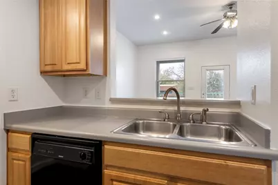 2601 E 7th Street #203, Austin, TX 78702 - Photo 13