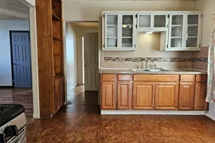 501 N Burnet St, Manor, TX 78653 - Photo 13