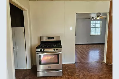 501 N Burnet Street, Manor, TX 78653 - Photo 9