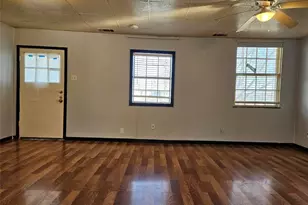 501 N Burnet St, Manor, TX 78653 - Photo 17