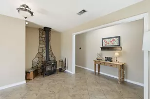 306 Starview Dr, Georgetown, TX 78628 - Photo 5