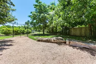 13420 Lyndhurst St, Austin, TX 78729 - Photo 25