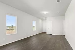 112 Bountiful Ln, Elgin, TX 78621 - Photo 13