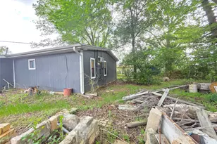 1203 Highland Ave, Rockdale, TX 76567 - Photo 17