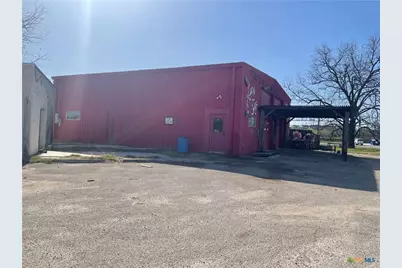 1008 S Walnut Street W, Lampasas, TX 76550 - Photo 5