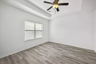 2101 Town Centre Dr, Round Rock, TX 78664 - Photo 13