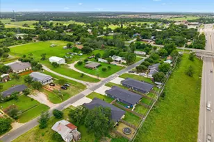 109 Fisher St, Elgin, TX 78621 - Photo 3