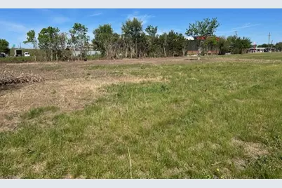 2215 W 2nd Street W, Taylor, TX 76574 - Photo 27