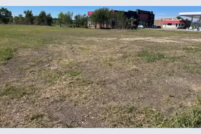2215 W 2nd Street W, Taylor, TX 76574 - Photo 15