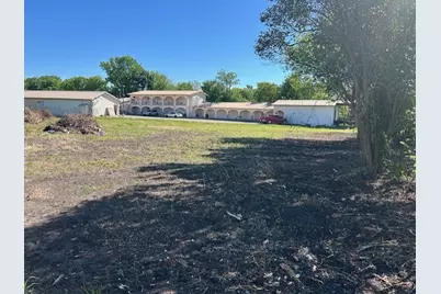 2215 W 2nd Street W, Taylor, TX 76574 - Photo 23