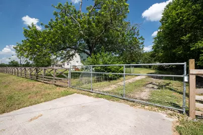 13902 Fm 812, Del Valle, TX 78617 - Photo 23