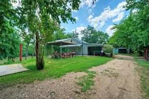 906 Water St, Manor, TX 78653 - Photo 5