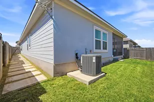 208 Winding Hollow Ln, Georgetown, TX 78628 - Photo 33