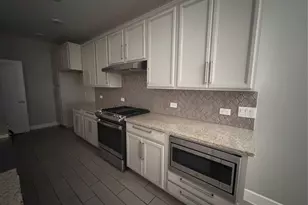 2411 Sunset Mist Ln, Conroe, TX 77304 - Photo 3