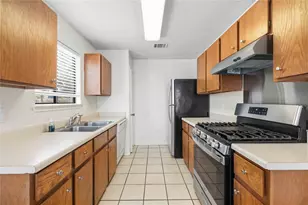 3902 Stonecroft Dr, Austin, TX 78749 - Photo 9