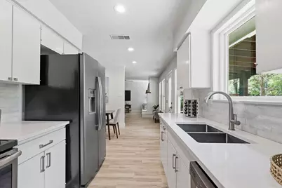 2615 Coatbridge Drive, Austin, TX 78745 - Photo 11
