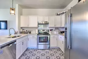 1404 E 3rd St, Georgetown, TX 78626 - Photo 5