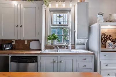 104 Austin Street #B, Fredericksburg, TX 78624 - Photo 7