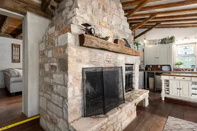 104 Austin Street #B, Fredericksburg, TX 78624 - Photo 9