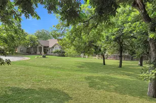 127 Milagros, Seguin, TX 78155 - Photo 5