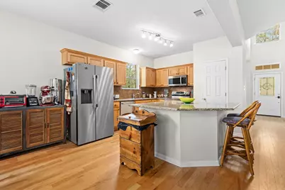 202 The Oaks Boulevard, Elgin, TX 78621 - Photo 17