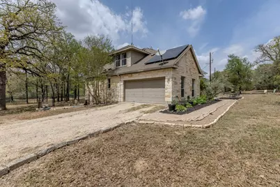 202 The Oaks Boulevard, Elgin, TX 78621 - Photo 11
