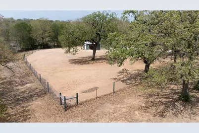 202 The Oaks Boulevard, Elgin, TX 78621 - Photo 7