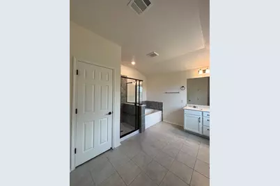 7925 Crystalbrook W, Austin, TX 78724 - Photo 11