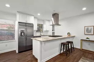 301 E 33rd St, Austin, TX 78705 - Photo 3