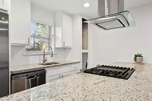 301 E 33rd St, Austin, TX 78705 - Photo 5