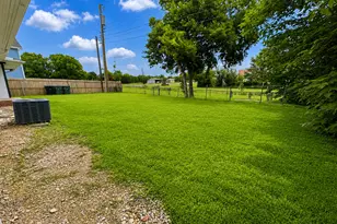 1906 E Avenue G, Temple, TX 76501 - Photo 11