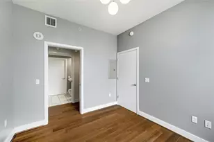 300 Bowie St, Austin, TX 78703 - Photo 17