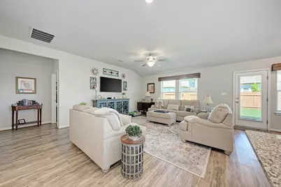 405 Windy Reed Rd, Hutto, TX 78634 - Photo 11