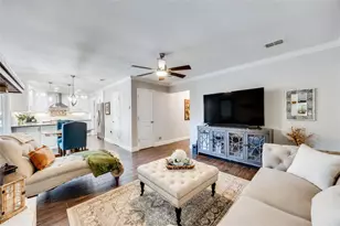 10103 Oak Hollow Cir, Austin, TX 78758 - Photo 5