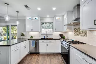 10103 Oak Hollow Cir, Austin, TX 78758 - Photo 15