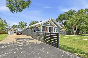 811/ 813 S Commerce St, Lockhart, TX 78644 - Photo 31