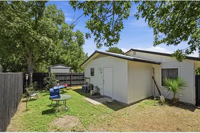 811/ 813 S Commerce Street, Lockhart, TX 78644 - Photo 33