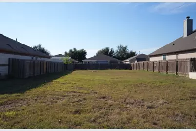 415 Gettysburg Loop, Elgin, TX 78621 - Photo 3