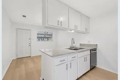 418 Sarah Street #B, San Marcos, TX 78666 - Photo 13