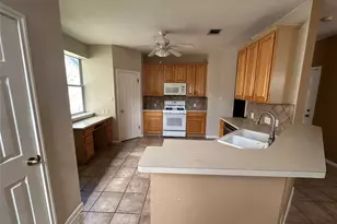 9212 Sommerland Wy, Austin, TX 78749 - Photo 5