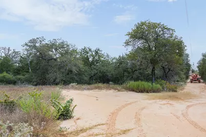 3301 Chuckwagon Road, Luling, TX 78648 - Photo 15