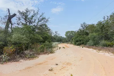 3301 Chuckwagon Road, Luling, TX 78648 - Photo 17
