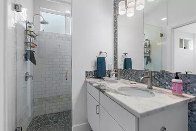 2514 E 4th Street #B, Austin, TX 78702 - Photo 13