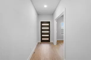 200 Quail Convey Dr, Jarrell, TX 76537 - Photo 7