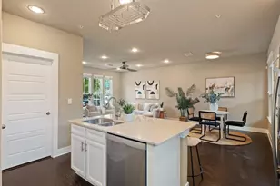 7704 Easy Wind Dr, Austin, TX 78757 - Photo 33